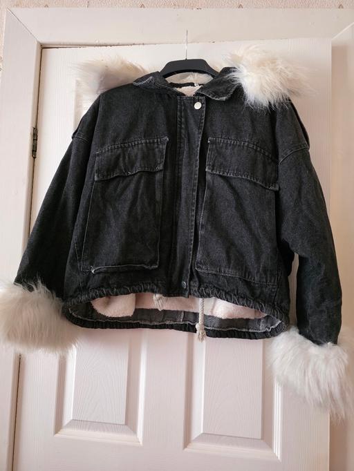 Buy & Sell Blackpool Town Centre Blackpool - Photos for Black fur lined denim jacket size S/M