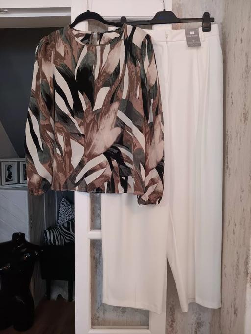 Buy & Sell Hornchurch Havering - Photos for bnwt cream trousers and blouse 14