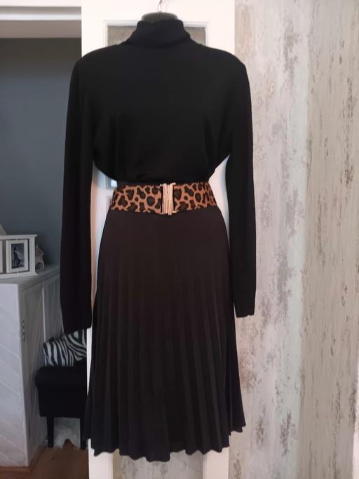 Buy & Sell Hornchurch Havering - Photos for pleated skirt and polo neck jumper