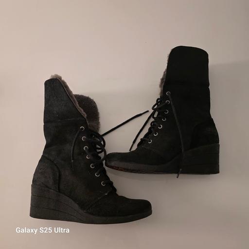 Buy & Sell Belgrave Walk Station Merton - Photos for Ugg boots