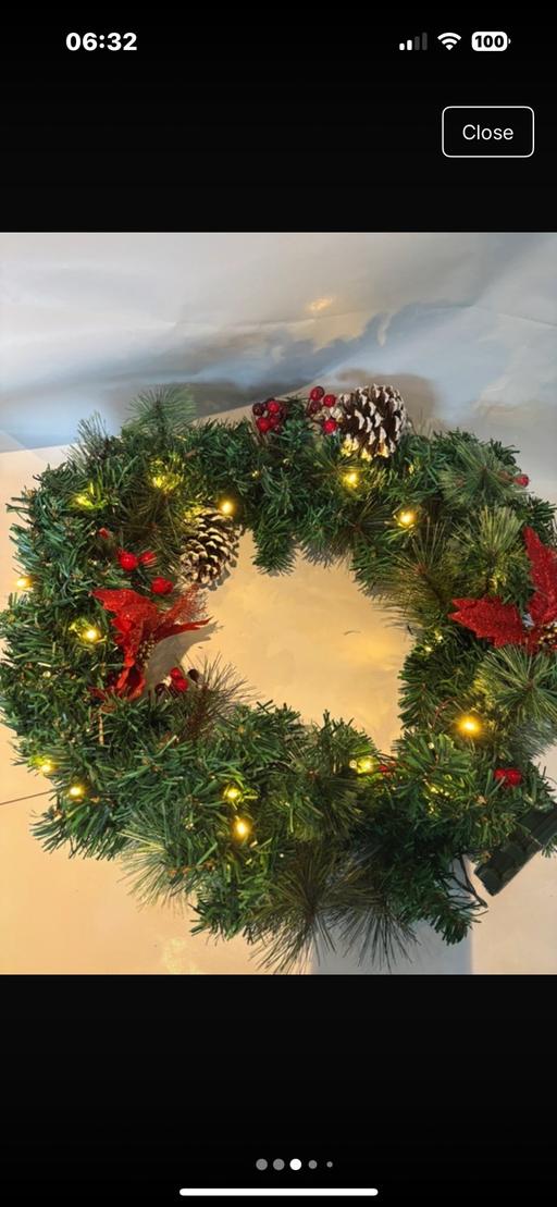 Buy & Sell Newbridge Wolverhampton - Photos for Pre lit Christmas wreath