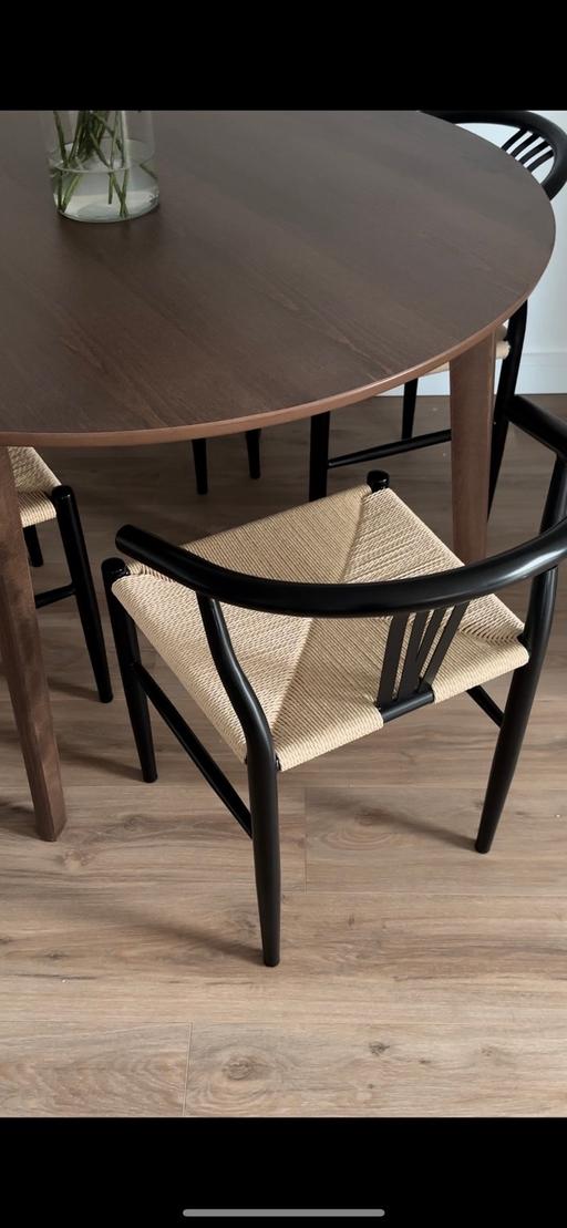 Buy & Sell East Ham East London - Photos for Round 100m wood table with 4 Rattan chairs