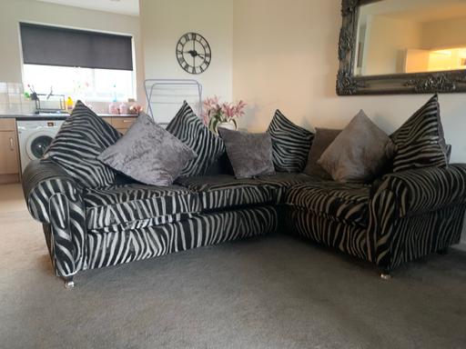 Buy & Sell Becontree Heath East London - Photos for Corner sofa and chair