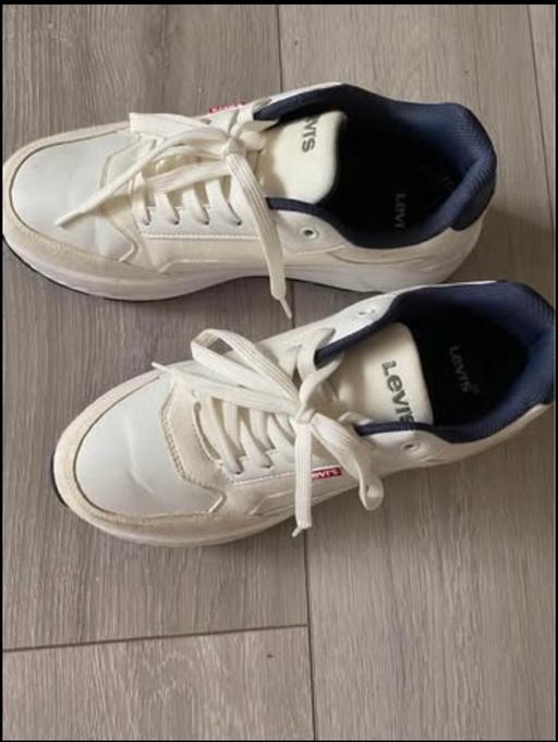 Buy & Sell Hampton Hill Richmond upon Thames - Photos for Levi’s trainers