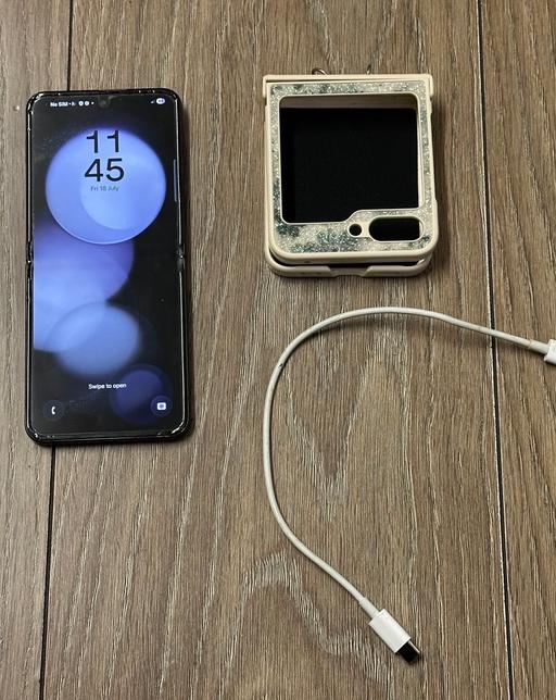 Buy & Sell Lye Dudley - Photos for Samsung Galaxy Z Flip5 - 512GB Unlocked