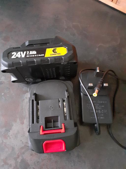 Buy & Sell Leagrave Luton - Photos for 2 x 24v Batteries and Charger(LU33BY)