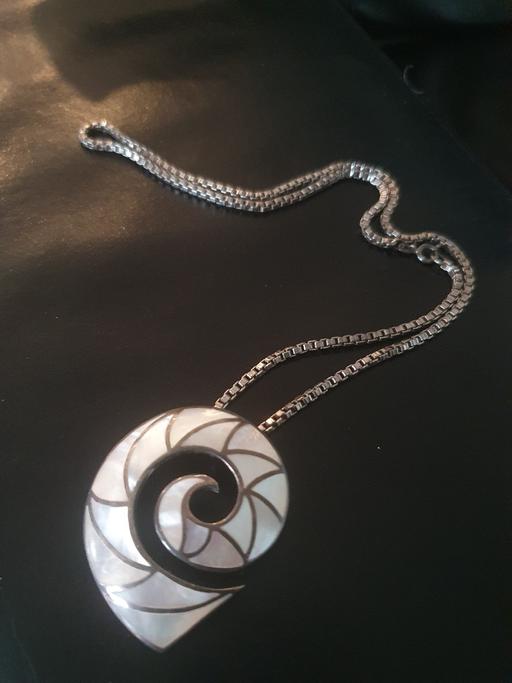 Buy & Sell Lower Sydenham South East London - Photos for silver mother of pearl pendant and chain