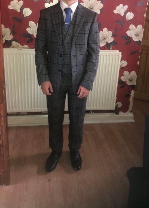Buy & Sell Hawkfield Business Park Bristol - Photos for Men’s three piece suit