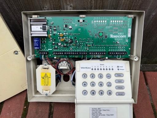 Buy & Sell Brierley Hill Dudley - Photos for Alarm system Texecom Veritas Panel and Keypad