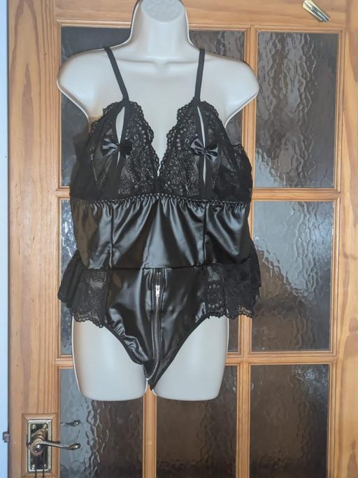 Buy & Sell Lower Sydenham South East London - Photos for Plus Size Lace deep V Neck Faux Leather Bodys