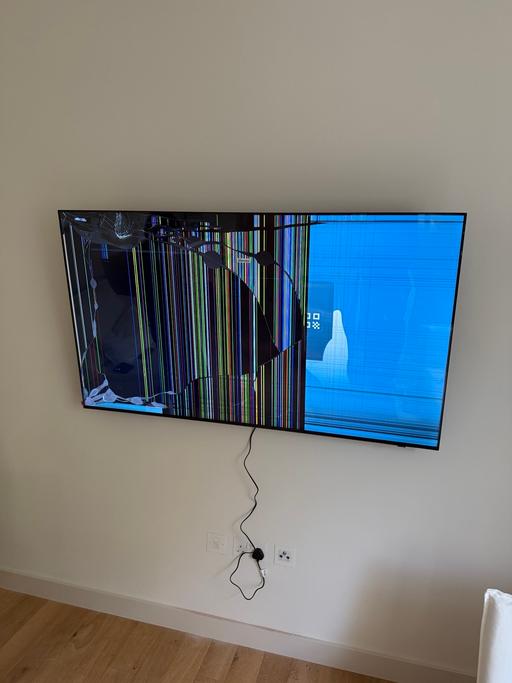 Buy & Sell St John`s Wood North West London - Photos for Samsung 65-inch Crystal UHD TV