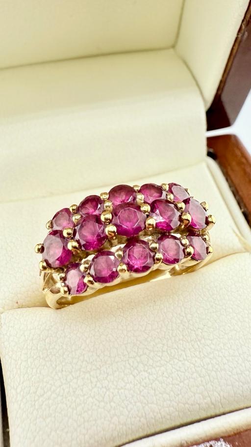 Buy & Sell Harrow on the Hill North West London - Photos for Vintage 9ct Yellow Gold Ruby Cluster Ring