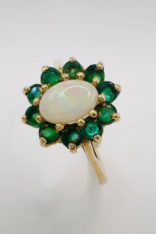 Buy & Sell Harrow on the Hill North West London - Photos for 9ct Yellow Gold Opal and Emerald Cluster Ring