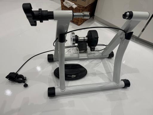 Buy & Sell Edmonton North London - Photos for Pro Pedal Bike Trainers White