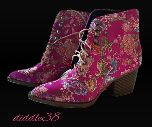 Buy & Sell Waltham Cross Broxbourne - Photos for Rose Pink Ankle Lace up Cowboy Boots Size 6
