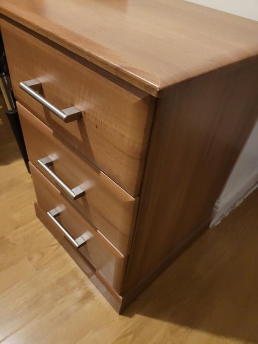 Buy & Sell Princes End Sandwell - Photos for 1 x Bedside table cabinet