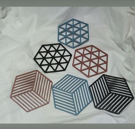 Buy & Sell Thornaby Stockton-on-Tees - Photos for 6 brand new rubber cups/plate mats