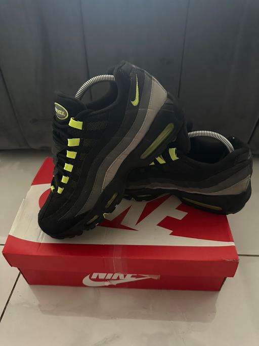 Buy & Sell Walton Liverpool - Photos for Nike AIRMAX 95