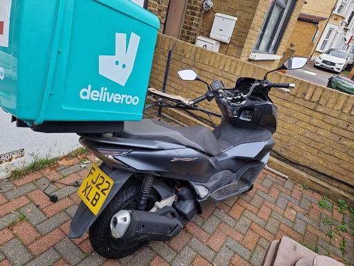 Vehicles Walthamstow East London - Photos for motorbike Honda pcx 125