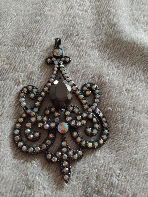 Buy & Sell Milton Regis Swale - Photos for pretty pendant