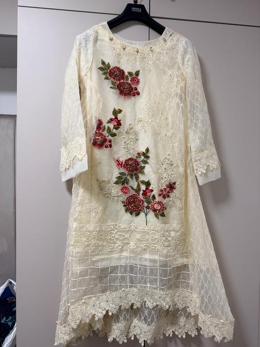 Buy & Sell Manningham Bradford - Photos for Asian white lace outfit