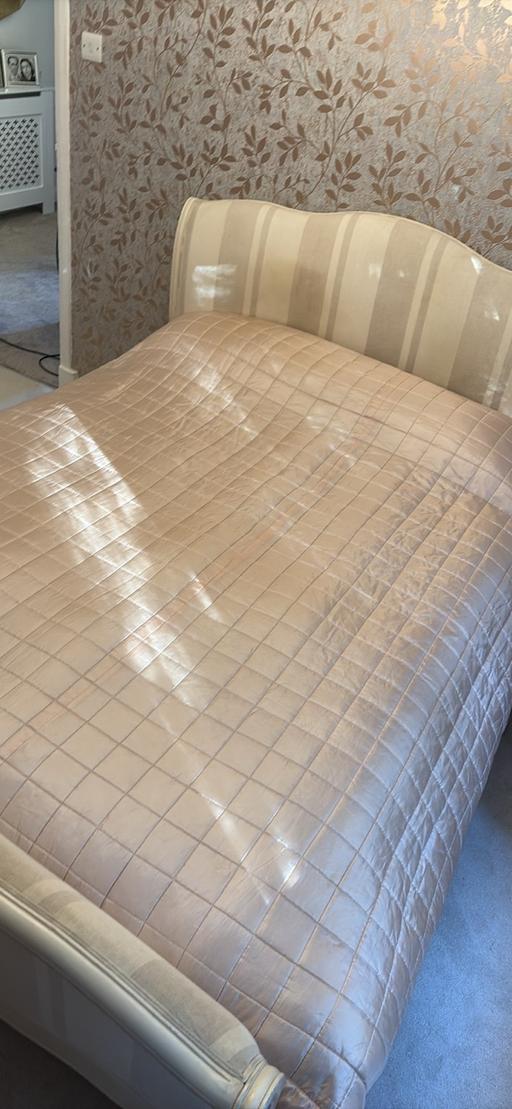 Buy & Sell Buckhurst Hill Epping Forest - Photos for King bed frame