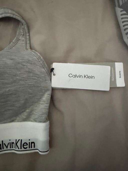Buy & Sell Henbury Bristol - Photos for Women’s Calvin Klein sports bra