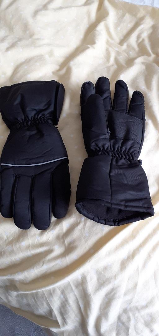 Buy & Sell Brownhills Walsall - Photos for mens waterproof gloves & snood