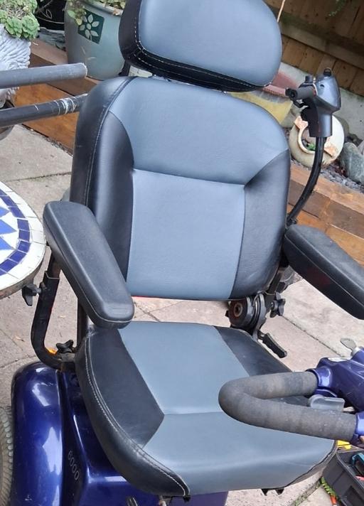 Buy & Sell Pendeford Wolverhampton - Photos for COMFORTABLE CAPTAINS CHAIR