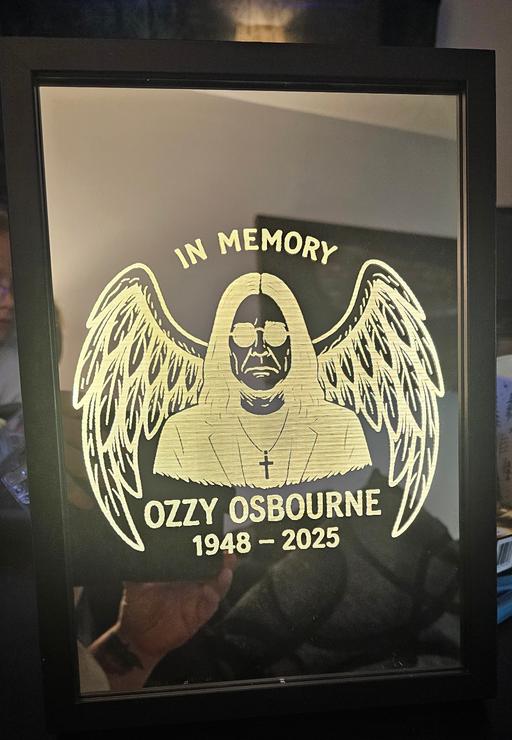 Buy & Sell Yew Tree Estate Sandwell - Photos for ozzy engraved mirror with frame and lights