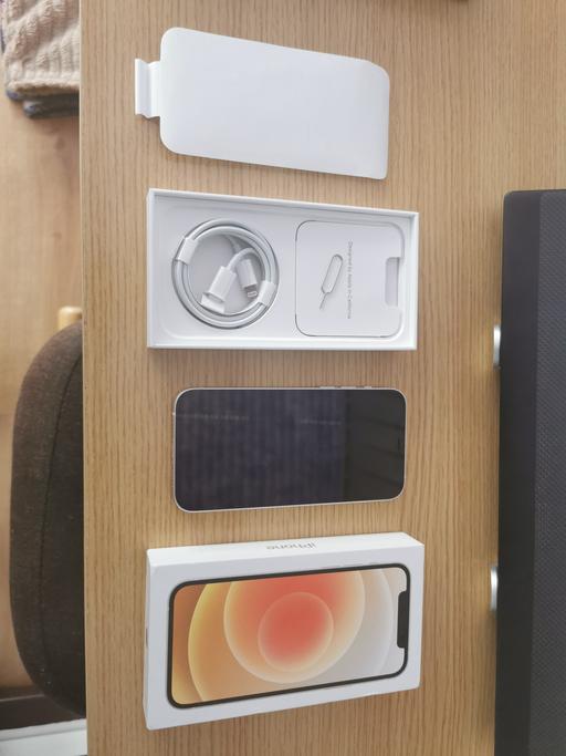 Buy & Sell Telford Telford and Wrekin - Photos for iPhone 12 white (rose gold edge) 64gb