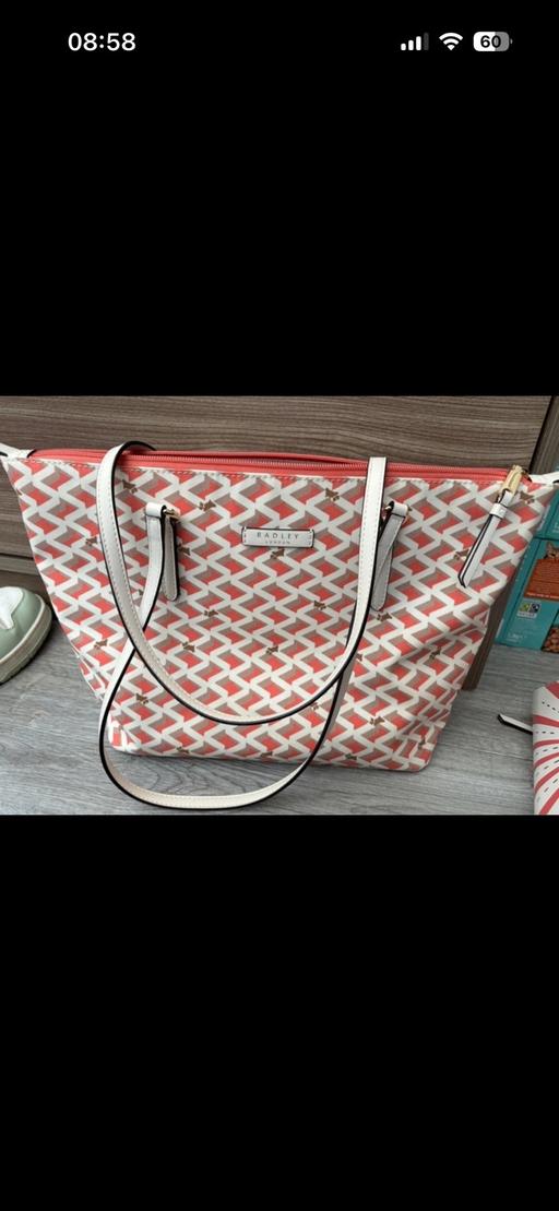 Buy & Sell Spa Common North Norfolk - Photos for Radley handbag