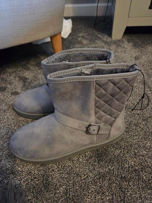 Buy & Sell Codsall South Staffordshire - Photos for New fur lined boots