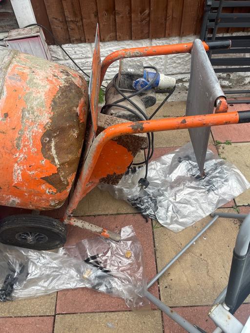 Buy & Sell Brownhills Walsall - Photos for Building