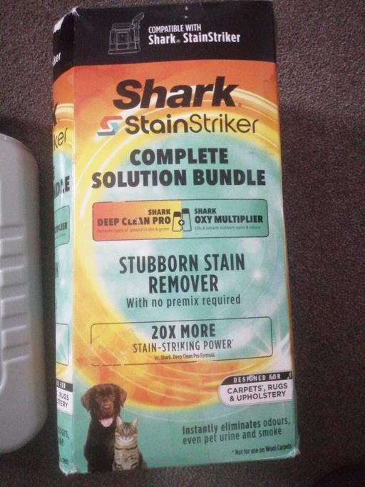 Buy & Sell Heath Town Wolverhampton - Photos for New Shark stainstriker 2 bottles