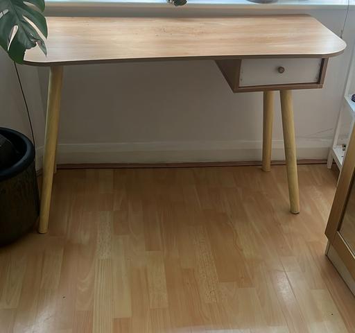 Buy & Sell Rusholme Manchester - Photos for wood desk with white draw