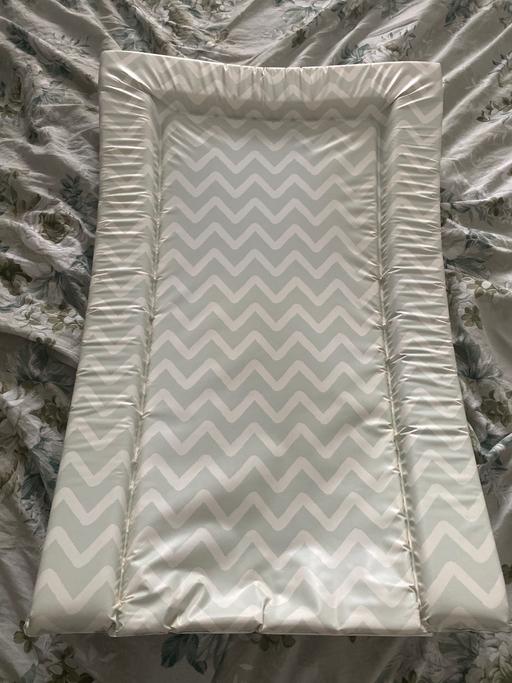 Buy & Sell Ilford Redbridge - Photos for Boots changing mat