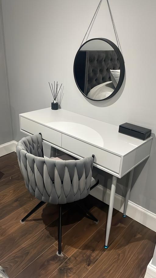 Buy & Sell Colyers South East London - Photos for Vanity desk