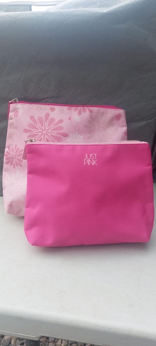 Buy & Sell Becontree Heath East London - Photos for Just pink set of 2 make up /wash bags