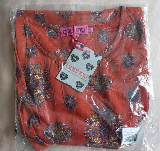 Buy & Sell Wolverhampton West Midlands - Photos for Boohoo print long sleeve top Brand New