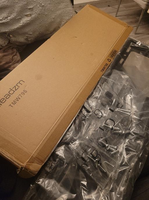 Buy & Sell Canning Town East London - Photos for TV wall mount size 50inch