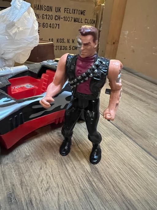 Buy & Sell Woodlands South West London - Photos for Terminator Mobile Assault Vehicle With Figure