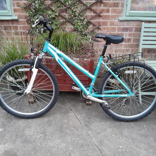 Buy & Sell Farnsfield Newark and Sherwood - Photos for ladys bike light wait 21gears