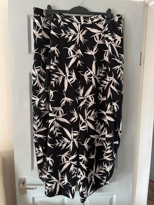Buy & Sell Wickersley Rotherham - Photos for Size 20 black dressy unusual bottoms