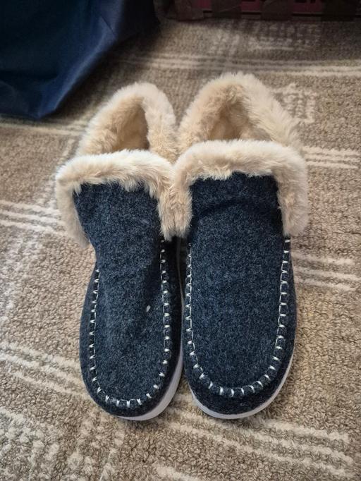 Buy & Sell Hasbury Dudley - Photos for Ladies size 7 /41 Slippers New
