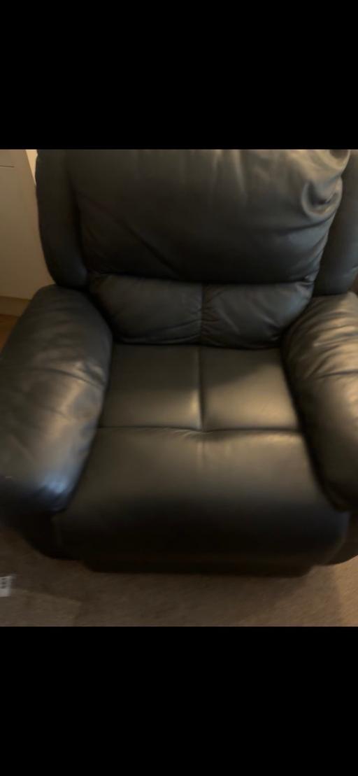Buy & Sell Hoxton North London - Photos for Black three seater leather sofa recliner set