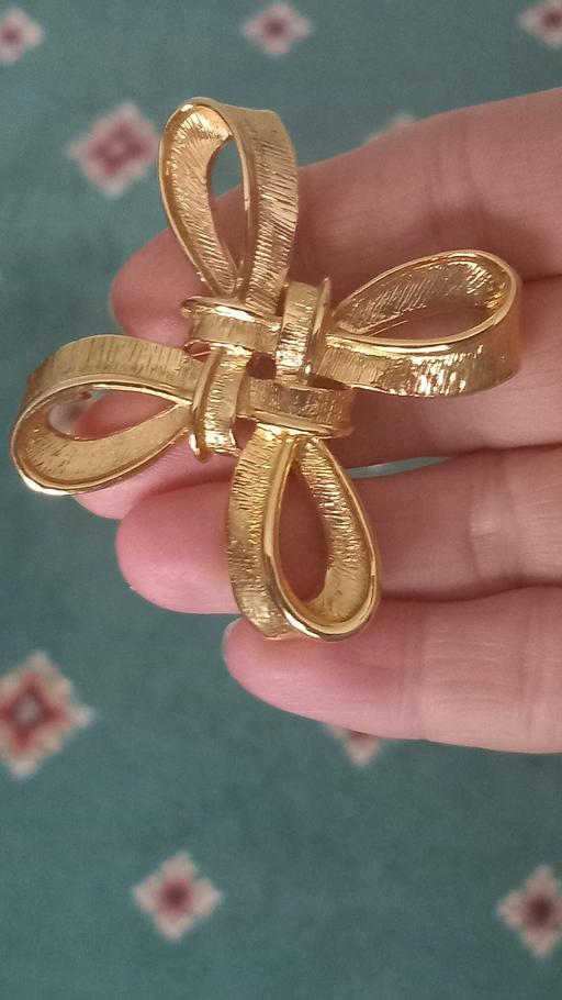 Buy & Sell Long Meadow Worcester - Photos for vintage brooch