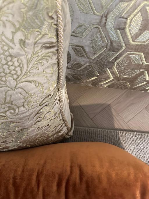 Buy & Sell South Kensington South West London - Photos for 3 X-Large new moroocan Pillows and 3 small 