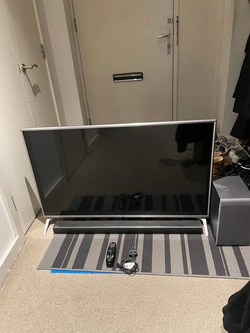 Buy & Sell Leamouth East London - Photos for LG TV 40 inch tv with soundbar and subwolfer