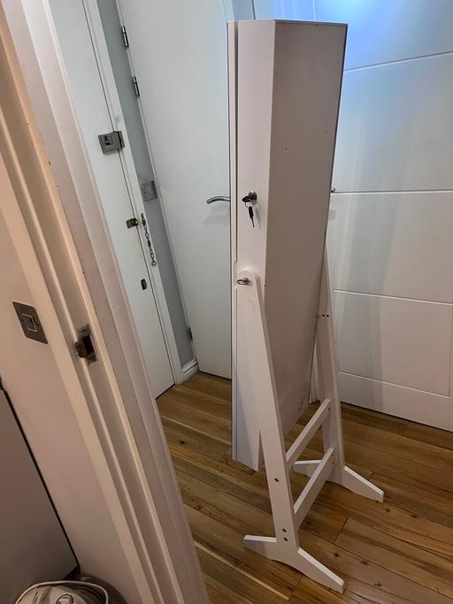 Buy & Sell West Hackney North London - Photos for White mirror jewellery cabinet